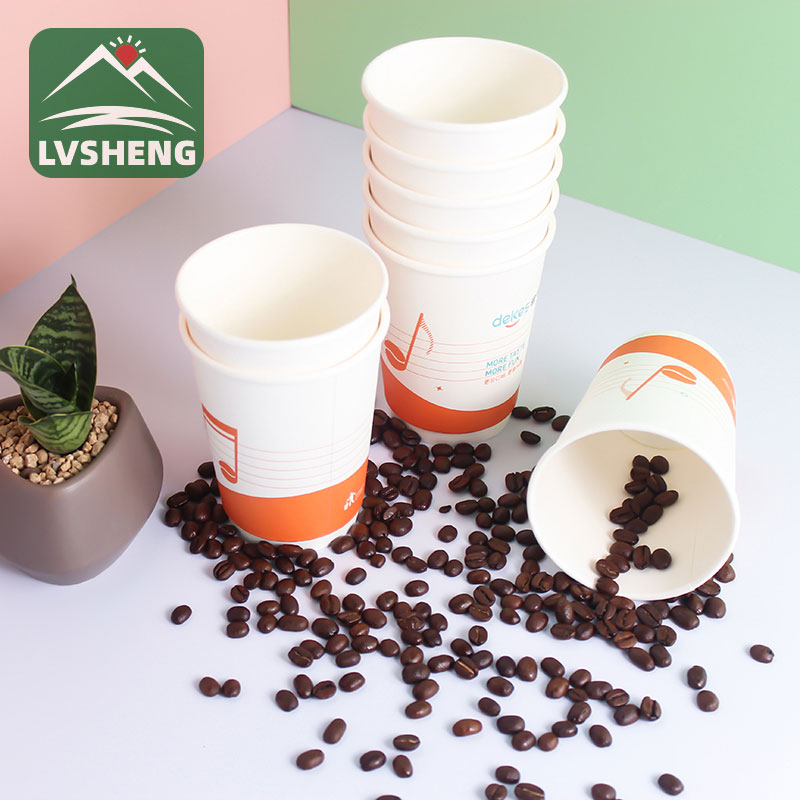 Tasses à café à un seul mur